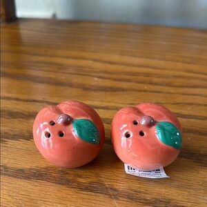 Peach salt and pepper shakers